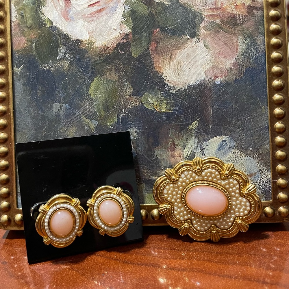 Vintage Avon 1988 Victorian Spring Collection Cabochon Brooch and Earring Set